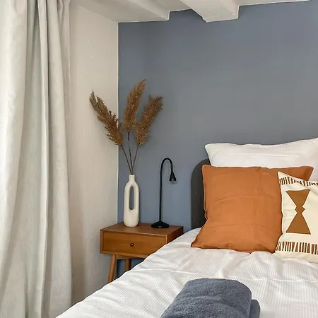 Appartement Schoene Altbauwohnung Mitten In Der Altstadt Constance