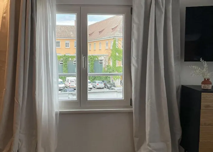 Schoene Altbauwohnung Mitten In Der Altstadt Appartement *