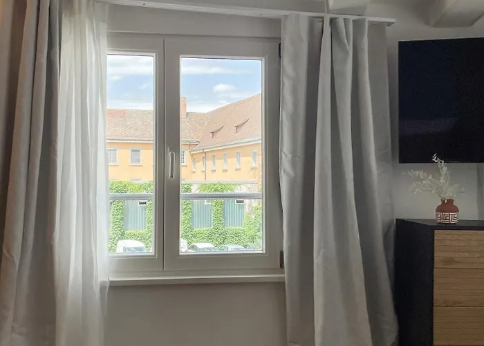 Appartement Schoene Altbauwohnung Mitten In Der Altstadt
